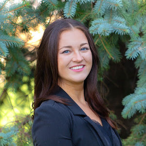 Meet your Posher, Makenzie